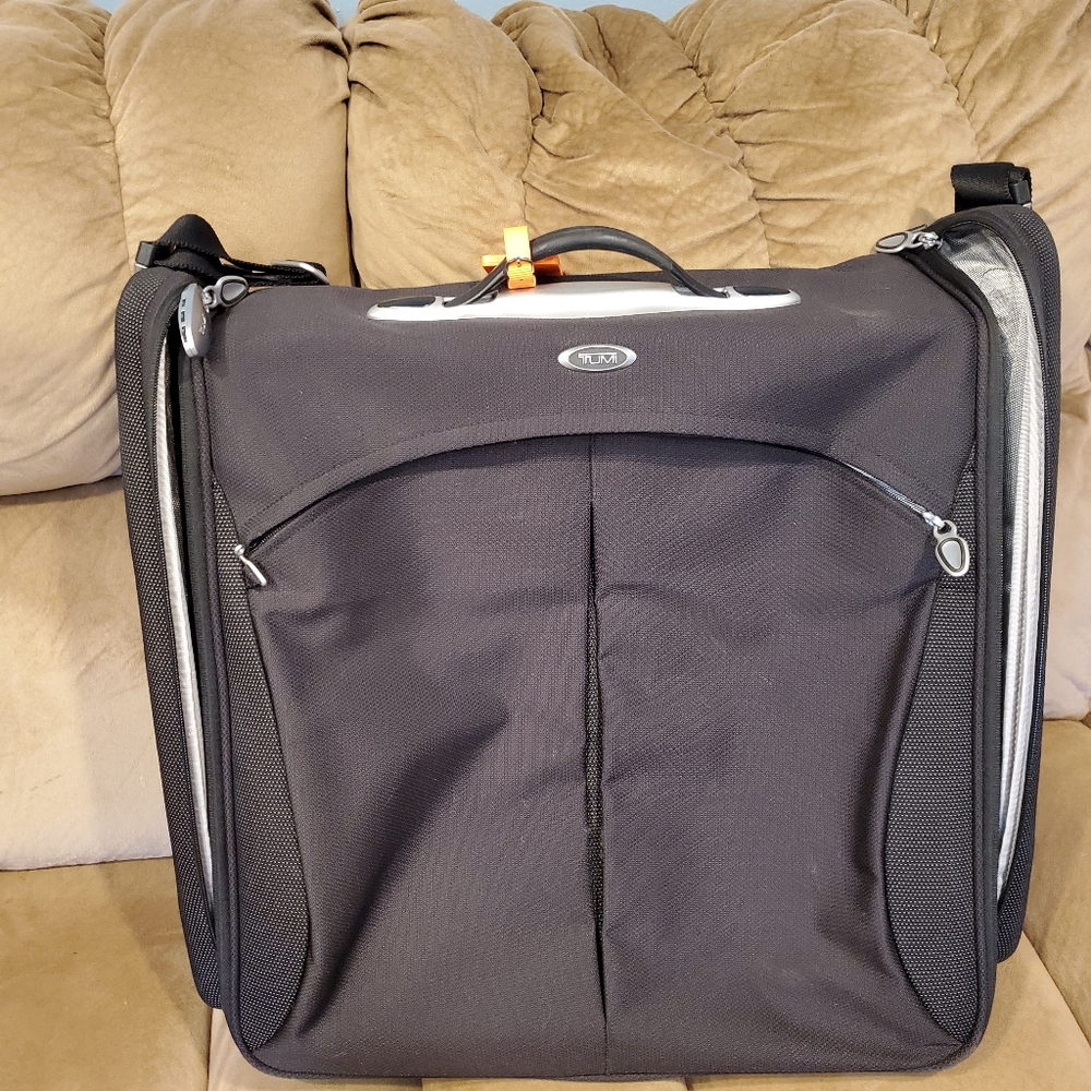 Tumi like new garment bag